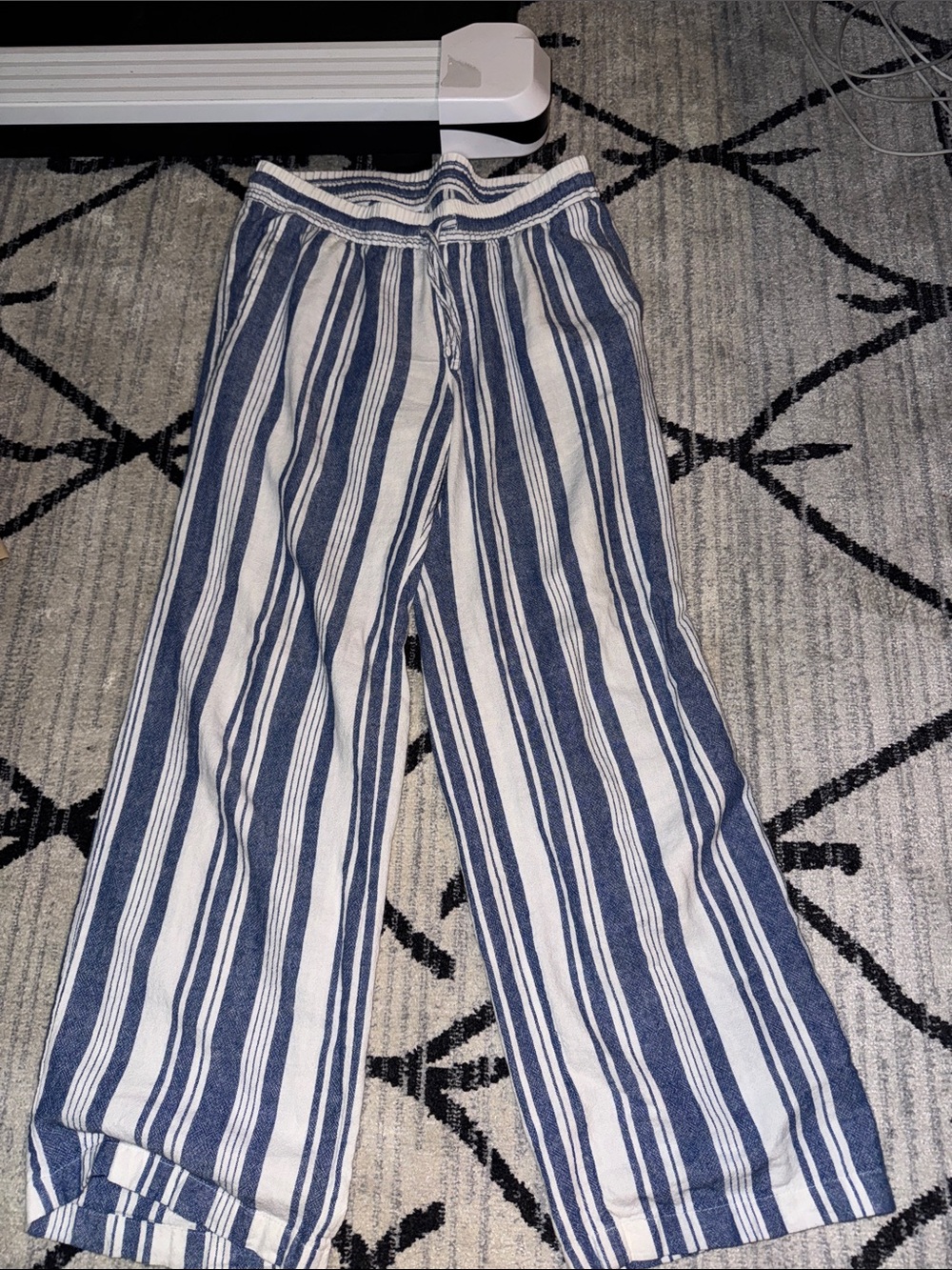 Old Navy Blue & White Vertical Stripe Wide-Leg Pants